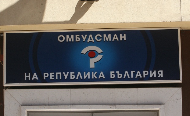 През последните седмици на дневния ред на обществото отново е