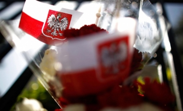 Европейският съюз призова дясното правителство на Полша да отмени спорната
