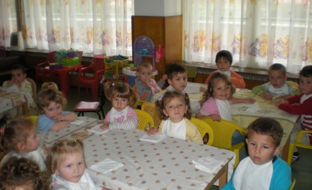 Нов сборник с рецепти за хранене в детските градини са