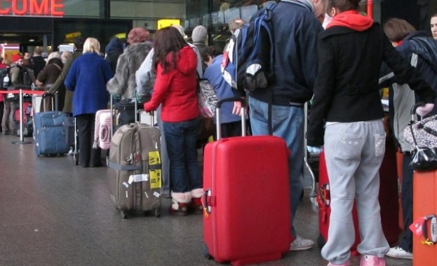 Австралийската авиокомпания Qantas вече няма да проверява документите на пътниците