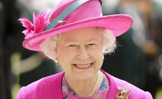 Кралица Елизабет Втора чества днес своя 93 и рожден ден предава