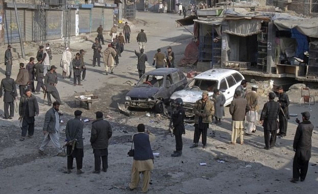 Най малко 43 афганистански военнослужещи са убити при атака на талибаните