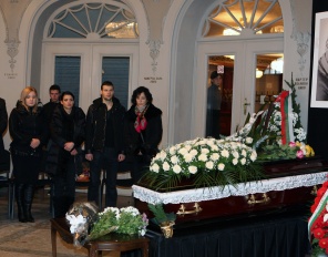 Коста Цонев,поклонение