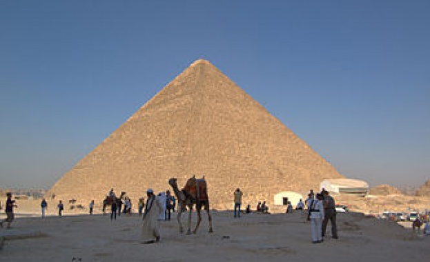 Учени откриха скрита камера в Голямата Хеопсовата пирамида в Гиза
