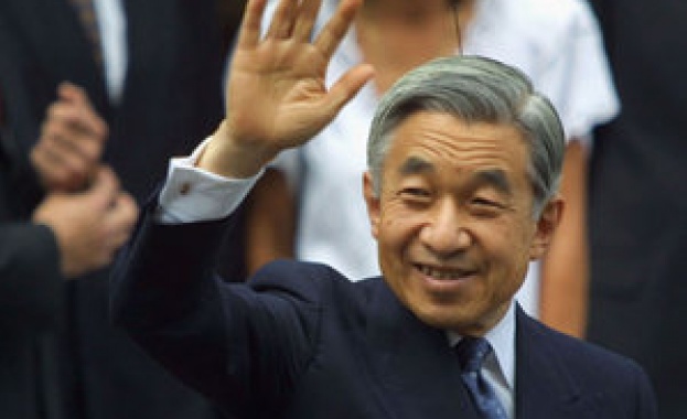 Първата абдикация на император от над 200 години ще се