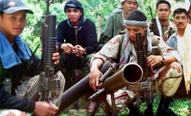 Ислямистките бунтовници във Филипините са екзекутирали двама виетнамски моряци държани