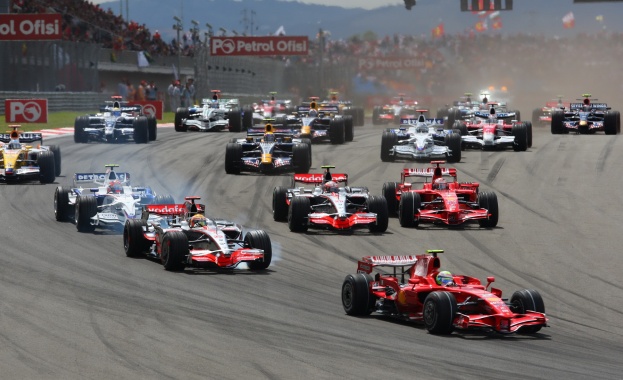 Формула 1 ще е с рекорден брой състезания през 2020