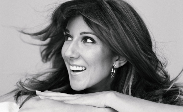 На 49 години певицата Селин Дион се разсъблече за снимка