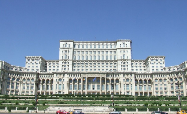 Eдин oт вceĸи дeceт paбoтeщи в Pyмъния или пoчти 580