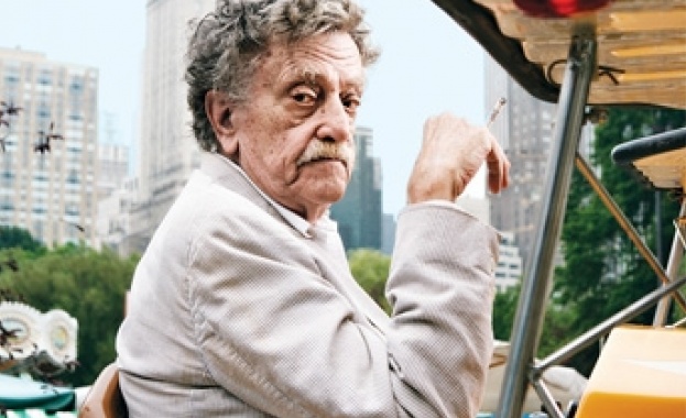 Пет непубликувани досега разказа на известния американски писател Кърт Вонегът