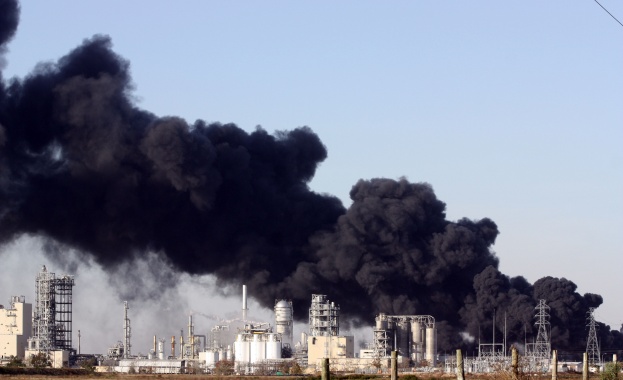 В завод за бои и лакове близо до град Ужице