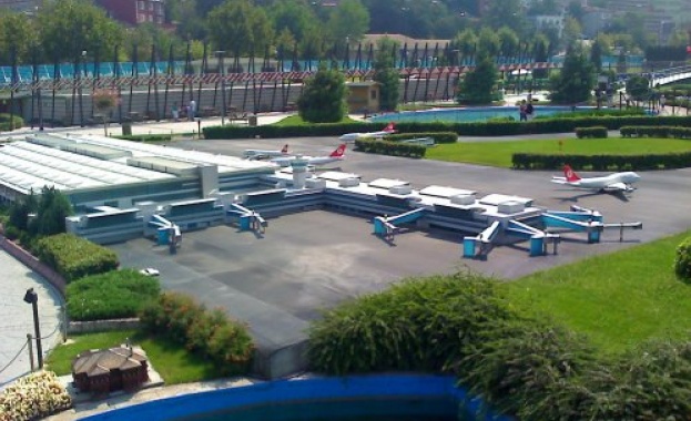 Два пътнически самолета се сблъскаха на летище Ататюрк в Истанбул