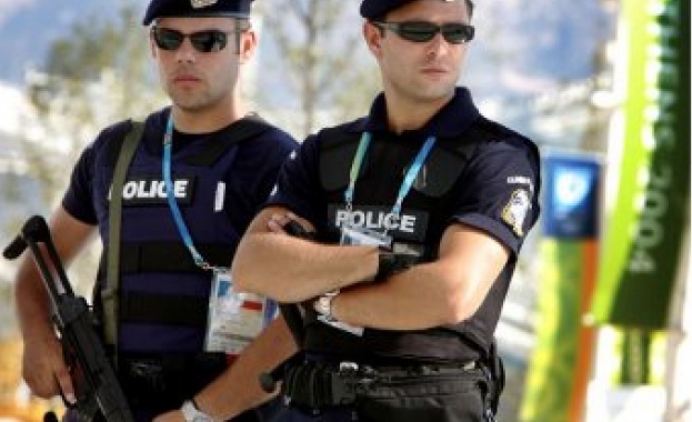 Мащабна полицейска операция се проведе на гръцките острови Корфу и