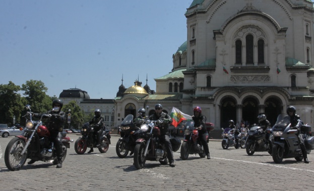 Нашествие с мотори в столицата Софийските клубове откриват Мотосезон 2018 а