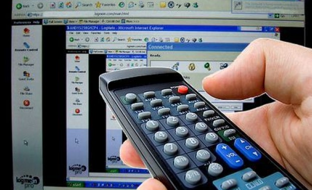 БНТ Денят започва Тема Социални въпроси и политически решения Говори