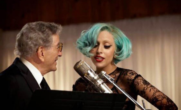 Лейди Гага съобщи в свое интервю че е подписала договор