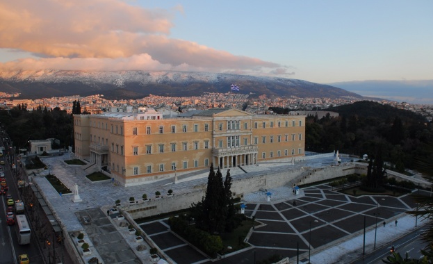 До апелативният съд в Атина снощи е избухна малка бомба
