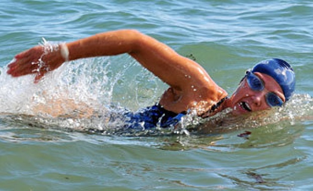 128 варненци се включиха в първото издание на плувния маратон