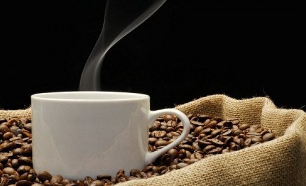 Това високо данъчно облагане засилва контрабандата на кафе и намалява