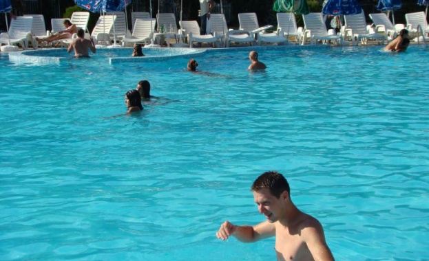 Българин спаси от удавяне дете на година и половина в