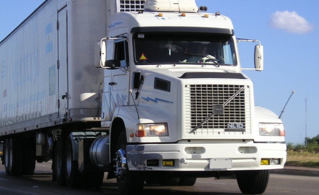 Китай обяви че планира да наложи мита върху американски внос