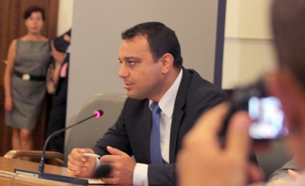 Надявам се процедурата за концесионирането на Летище София да стартира