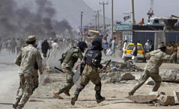 Афганистанските власти потвърдиха че щурмуването на шиитска джамия в столицата