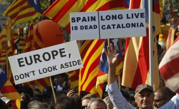 Испанското правителство ще поеме контрола над Каталуния ако до утре