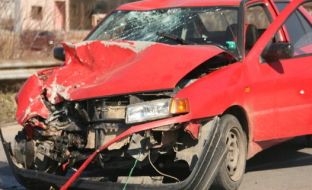 Челен сблъсък на два автомобила на главния път Пловдив
