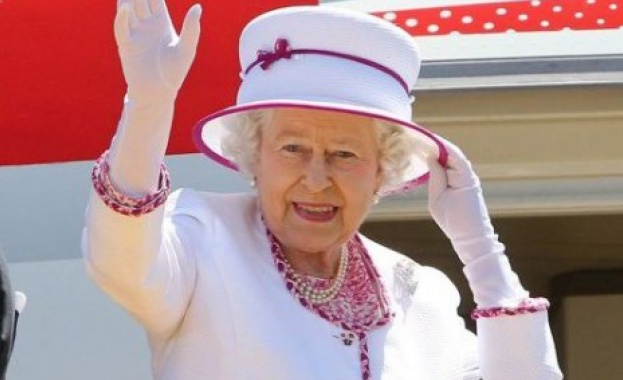 Около 10 милиона от личните средства на британската кралица са