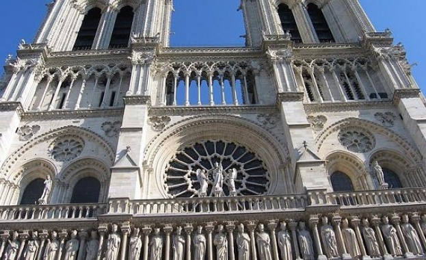 439 г Вандалите предвождани от Гензерих превземат Картаген и основават