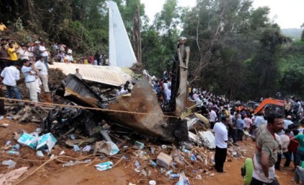 Тленните останки на българското семейство което загина в самолетна катастрофа
