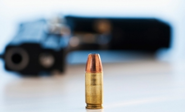 Китаец обстрелва сградата на Генералното консулство на страната си в