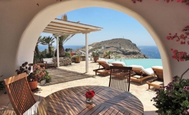 Чужди инвеститори се завръщат на пазара на имоти в Гърция