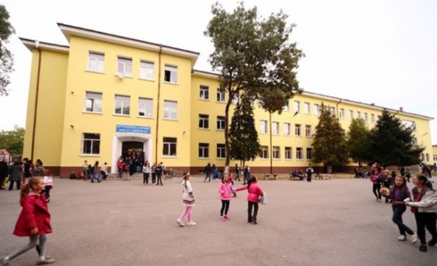 Кой първокласник къде е приет да учи Това трябва да