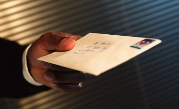 Пощенският оператор в САЩ уведомява че пожарите в Калифорния са