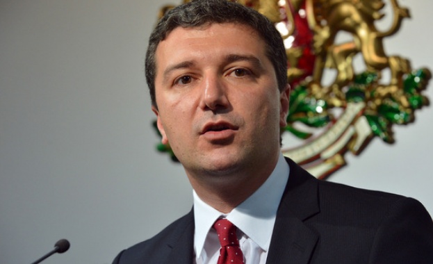 През първите 100 дни на правителството се занимавахме и говорихме