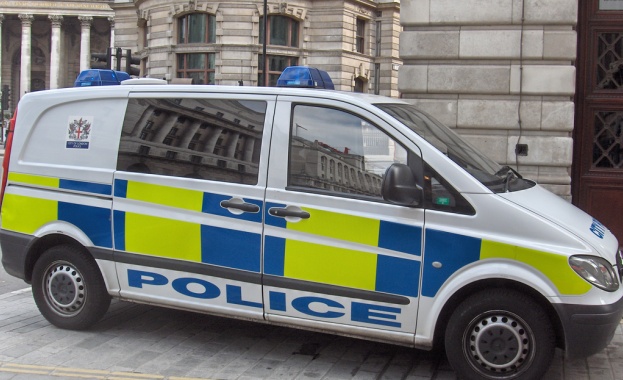 Трима души са хоспитализирани в Лондон след като върху тях