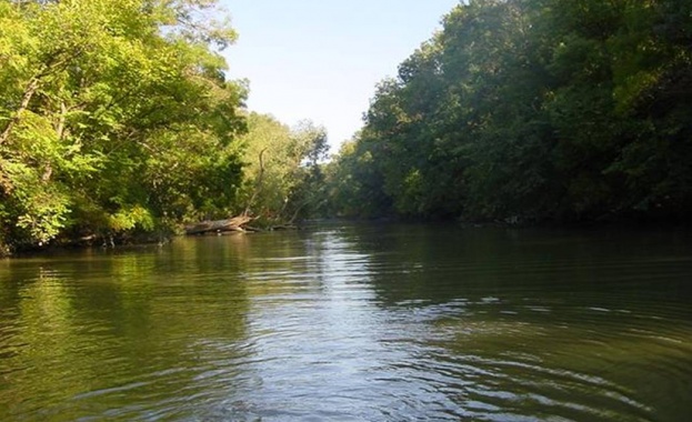 Експерти от Регионалната инспекция по околната среда и водите РИОСВ