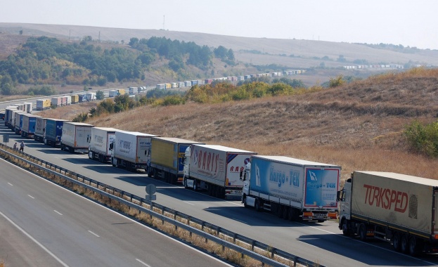 На българо турската граница трафикът е интензивен на изход за товарни