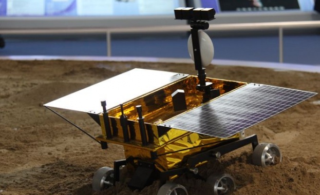 Китайският луноход Юйту 2 който в началото на годината беше спуснат