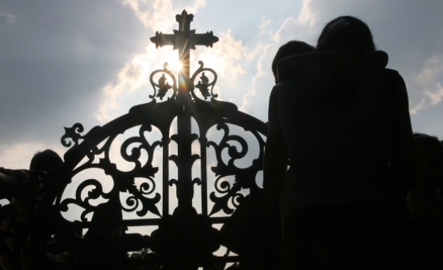 В събота Българската православна църква отбелязва Архангелова задушница И тази