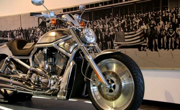 Производителят на мотоциклети Харли Дейвидсън обяви че ще изнесе част