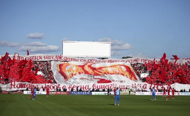 Директорът на националния стадион Васил Левски Георги Кузев е бил