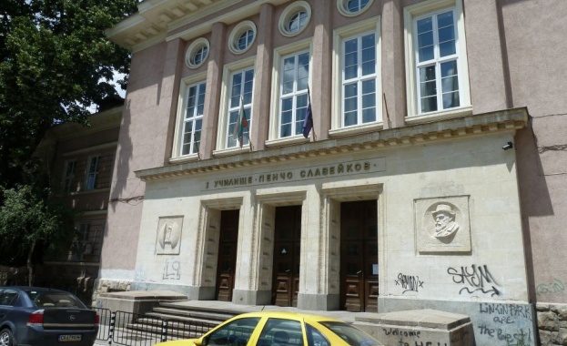 Още 22 общински средни и основни училища както и професионални