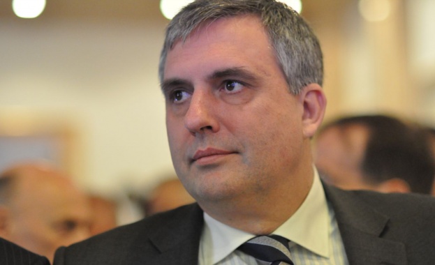 Като помпозна Калфин определи вчерашната среща на кабинета с медиите