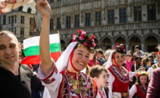 Повече от 150 чуждестранни студенти преподаватели и преводачи ще учат