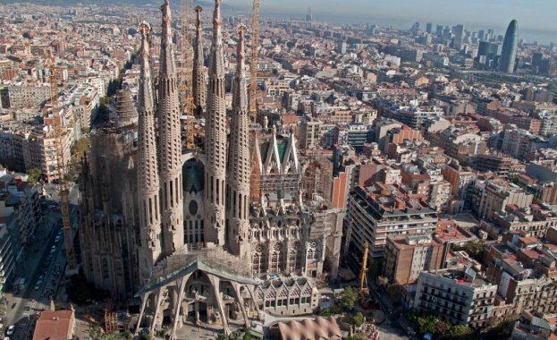 Испанската полиция е установила периметър за охрана с ширина 250