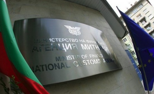 Хиляди литри нелегален алкохол иззети от Агенция Митници 60