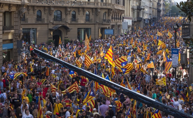 Вече тече срокът от пет дни, който испанският премиер Мариано